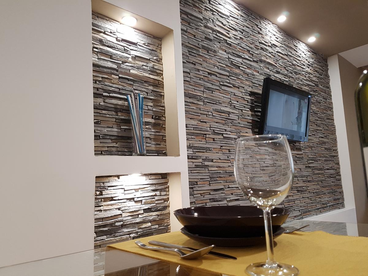 Woodstone Apartment Ploiesti Luaran gambar