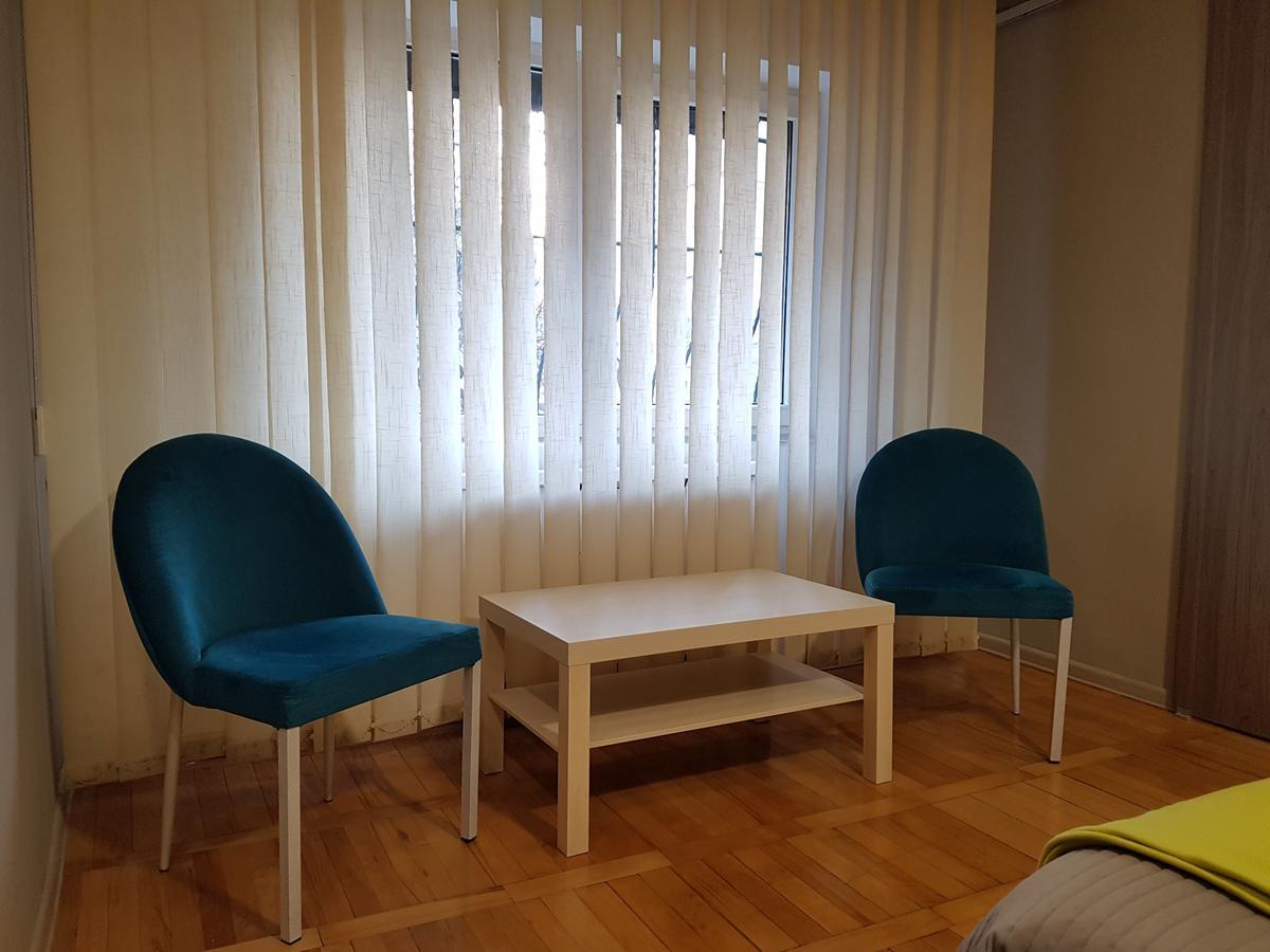 Woodstone Apartment Ploiesti Luaran gambar